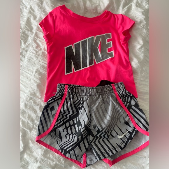 Girls Size 2 Nike sets for toddler girls (4 sets) - Picture 2 of 4